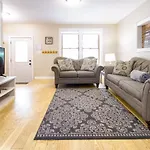 The Gray House By Gallaudet 4 Bedroom 3 Ba